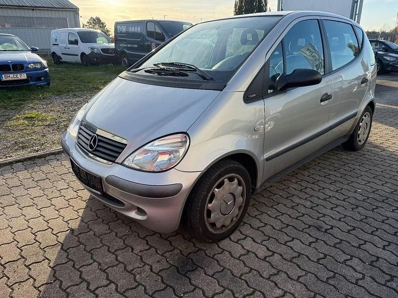 Silber Gebraucht 2002 Mercedes A170 Classic Van / Kleinbus | 2.000 € (Fairer Preis) - Bild 1/4