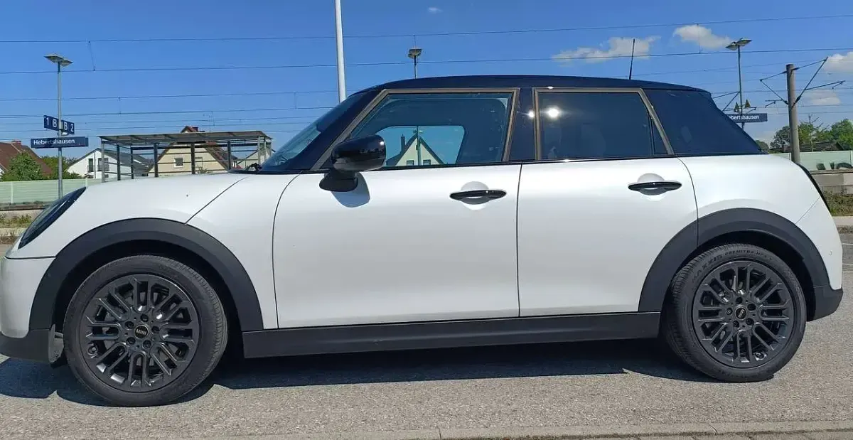 Gebraucht Mini Cooper Classic 156 PS (114 kW) 2024 Weiß Kleinwagen