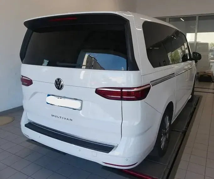 Gebraucht VW Multivan Style 204 PS (150 kW) 2022 Candyweiß Van / Kleinbus
