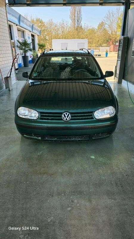 Grün Gebraucht 2000 VW Golf IV Kombi | 1.300 € (Guter Preis) - Bild 1/4