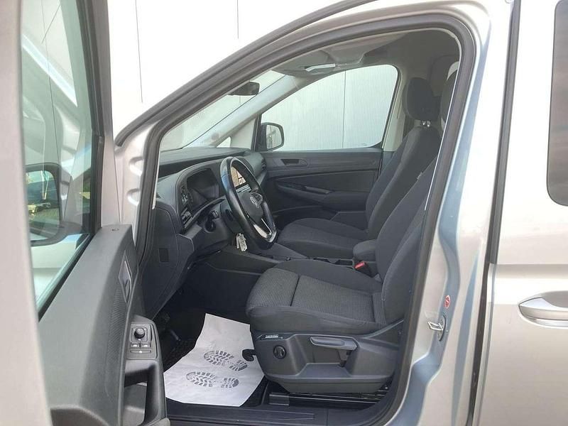 Gebraucht VW Caddy 122 PS (89 kW) 2022 Reflexsilber Van / Kleinbus