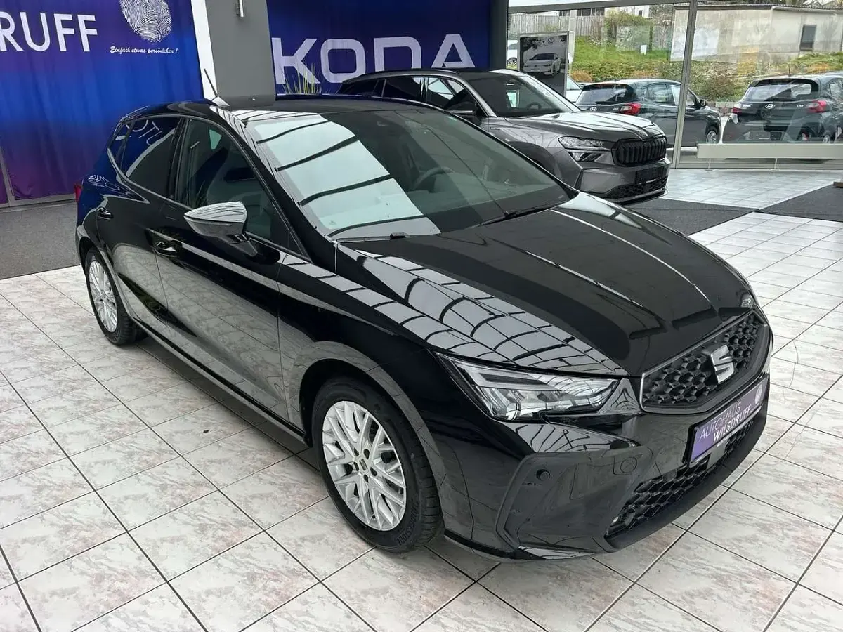 Neu Seat Ibiza FR 116 PS (85 kW) 2026 Schwarz Kleinwagen