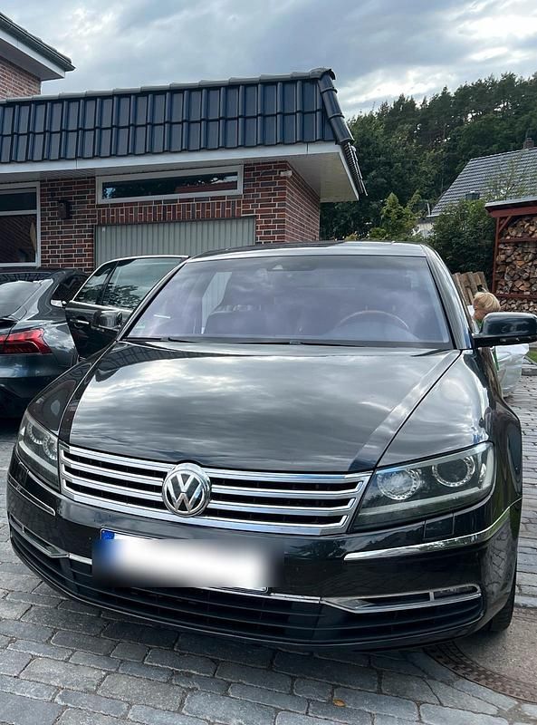 Grau Gebraucht 2011 VW Phaeton Limousine | 9.800 € (Fairer Preis) - Bild 1/4