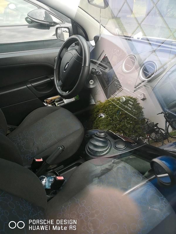 Gebraucht Ford Fiesta 60 PS (44 kW) 2011 Silber Kleinwagen