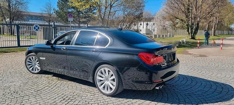 Second-hand BMW 730 245 CP (180 kW) 2009 Negru Berlinǎ