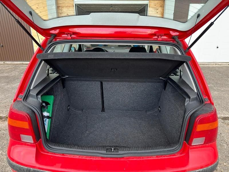 Gebraucht VW Golf III 75 PS (55 kW) 1999 Rot Limousine