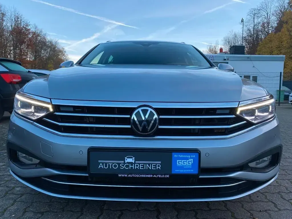 Gebraucht VW Passat Business 150 PS (110 kW) 2023 Silber Kombi