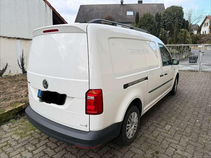 Używany VW Caddy Maxi 102 KM (75 kW) 2020 Biały Minivan