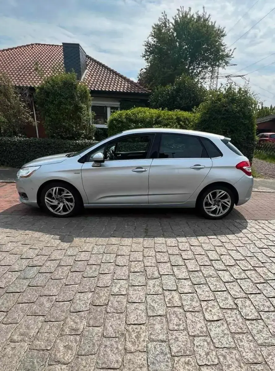 Gebraucht Citroën C4 Exclusive 120 PS (88 kW) 2012 Grau Limousine