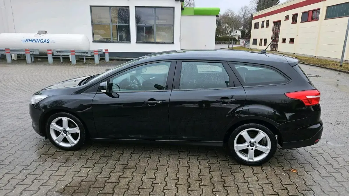 Używany Ford Focus 101 KM (74 kW) 2017 Czarny Kombi