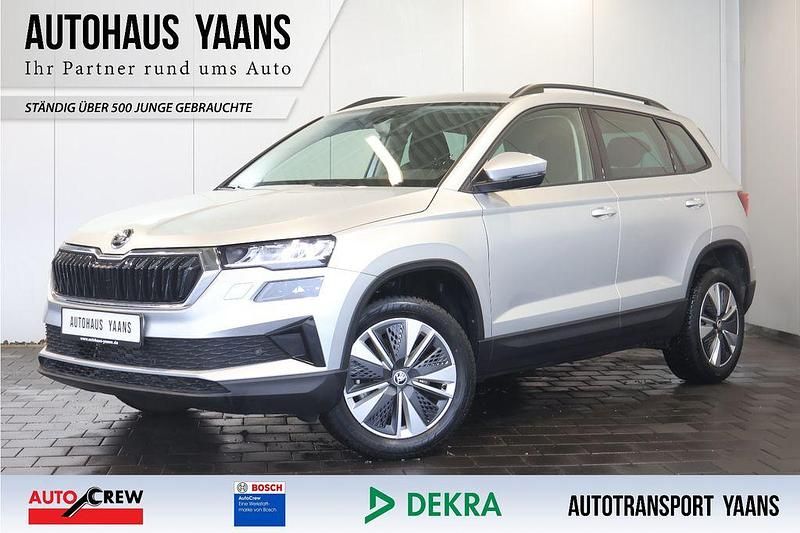 Silber Gebraucht 2024 Skoda Karoq Ambition SUV | 25.989 € (Superpreis) - Bild 1/4