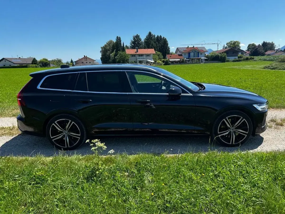 Gebraucht Volvo V60 Inscription 341 PS (250 kW) 2020 Schwarz Kombi