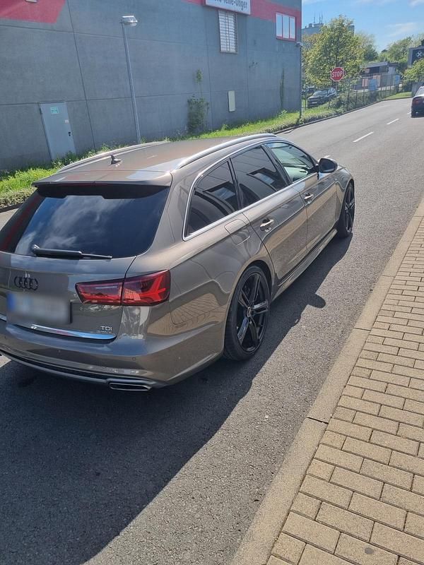 Gebraucht Audi A6 Ambiente 272 PS (200 kW) 2015 Grau Kombi