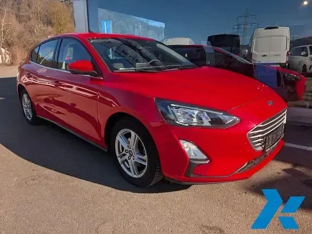 Gebraucht Ford Focus Cool & Connect 125 PS (91 kW) 2022 Rot Limousine