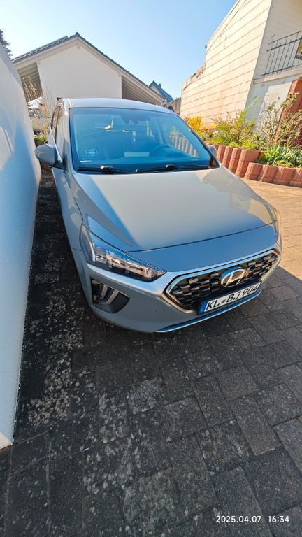 Grau Gebraucht 2021 Hyundai Ioniq Limousine | 17.400 € (Guter Preis) - Bild 1/4