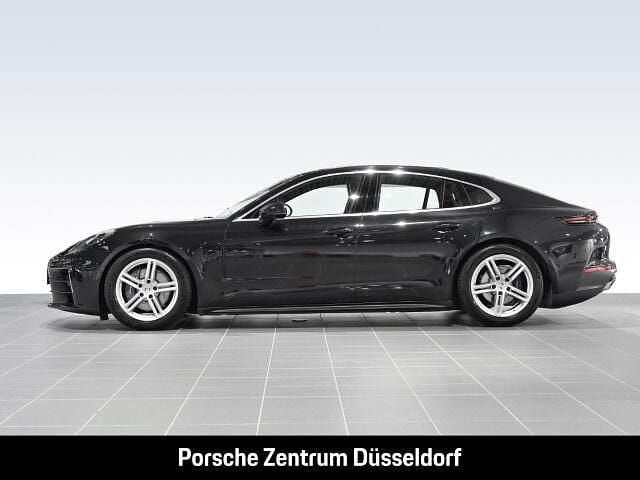 Gebraucht Porsche Panamera 354 PS (260 kW) 2024 Tiefschwarzmetallic Limousine