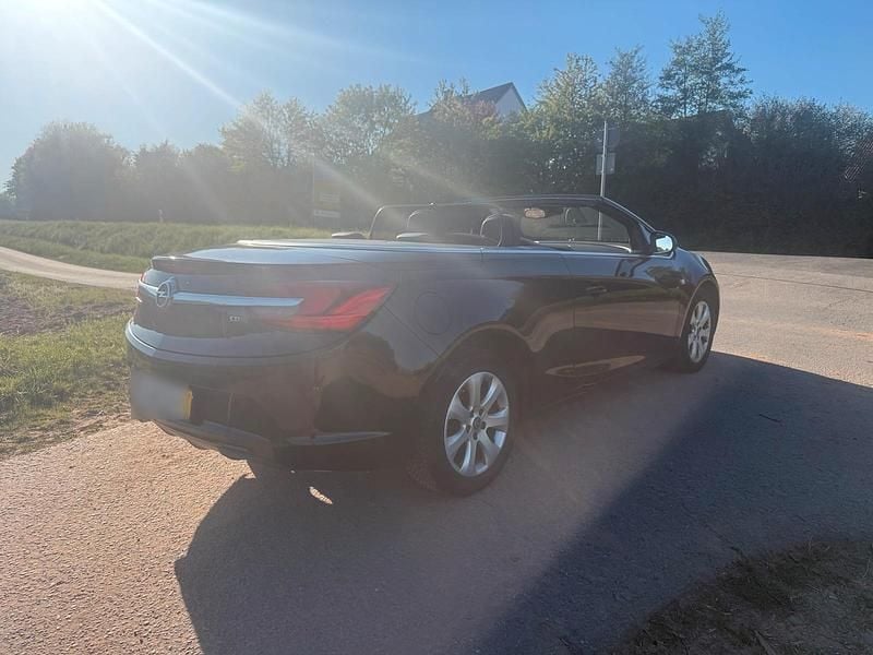 Second-hand Opel Cascada 163 CP (119 kW) 2015 Cabrio