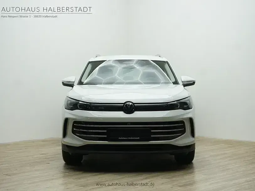 Gebraucht VW Tiguan IQ Drive 150 PS (110 kW) 2024 Pure white SUV