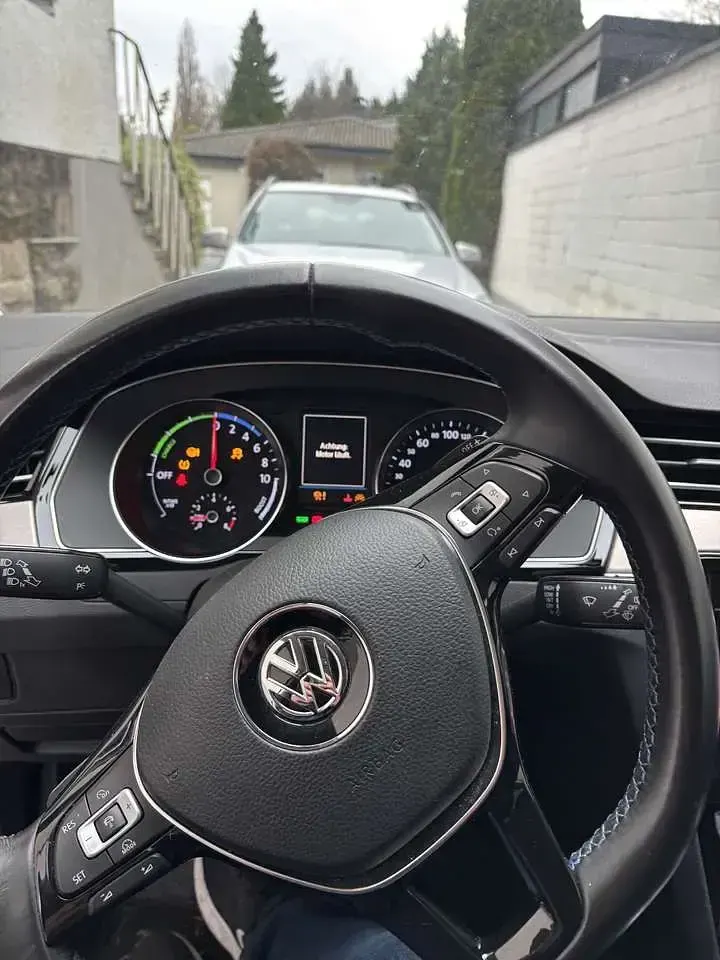 Gebraucht VW Passat GTE 218 PS (160 kW) 2017 Grau Kombi