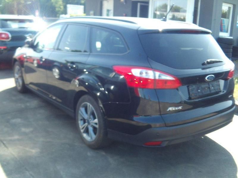 Gebraucht Ford Focus Champions Edition 125 PS (91 kW) 2013 Schwarz Limousine