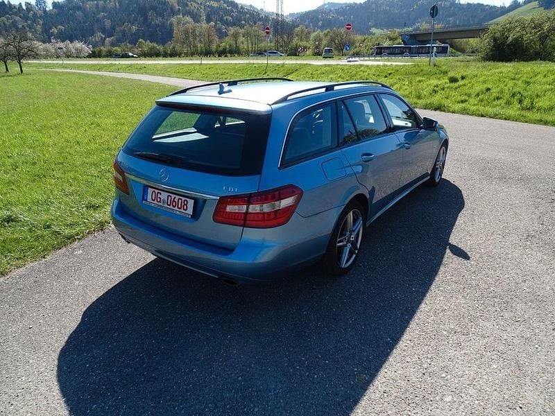 Usata Mercedes E300 231 CV (169 kW) 2011 Blu Station wagon