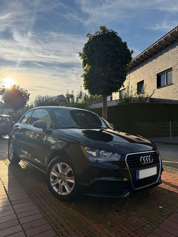 Schwarz Gebraucht 2011 Audi A1 Attraction Kleinwagen | 7.100 € (Fairer Preis) - Bild 1/3
