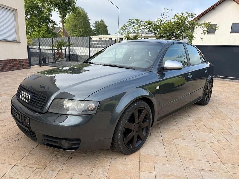 Grau Gebraucht 2004 Audi S4 Exclusive Limousine | 11.900 € (Teuer) - Bild 1/4