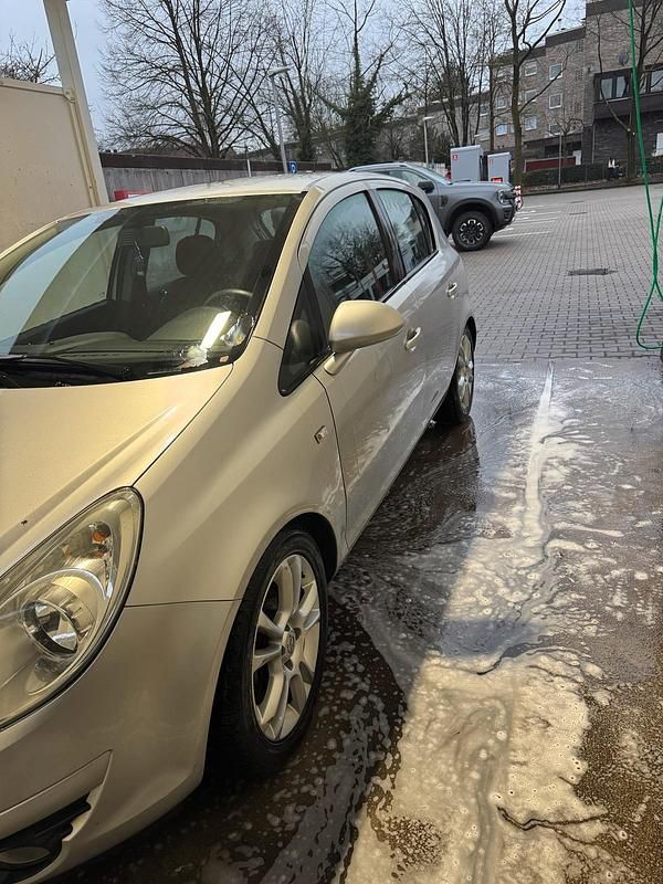 Gebraucht Opel Corsa 82 PS (60 kW) 2008 Silber Kleinwagen