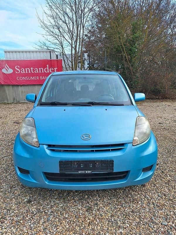 Gebraucht Daihatsu Sirion 91 PS (66 kW) 2008 Blau Kleinwagen