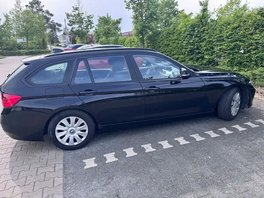 Gebraucht BMW 318 143 PS (105 kW) 2014 Schwarz Kombi
