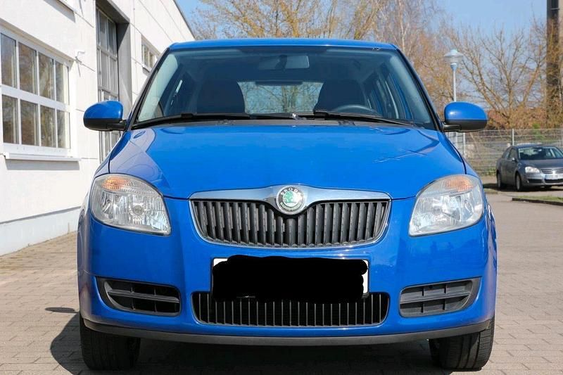 Blau Gebraucht 2009 Skoda Fabia Kleinwagen | 3.500 € (Fairer Preis) - Bild 1/4