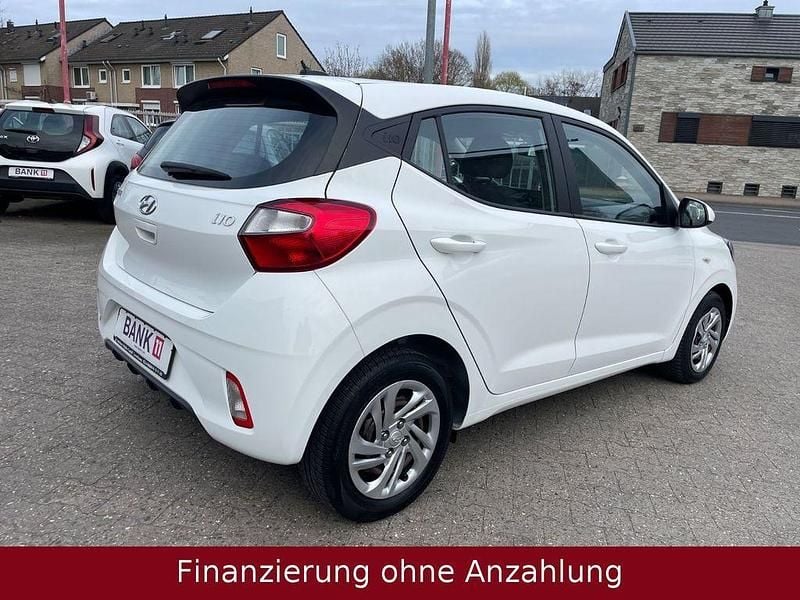 Gebraucht Hyundai i10 Select 67 PS (49 kW) 2022 Weiß Kleinwagen