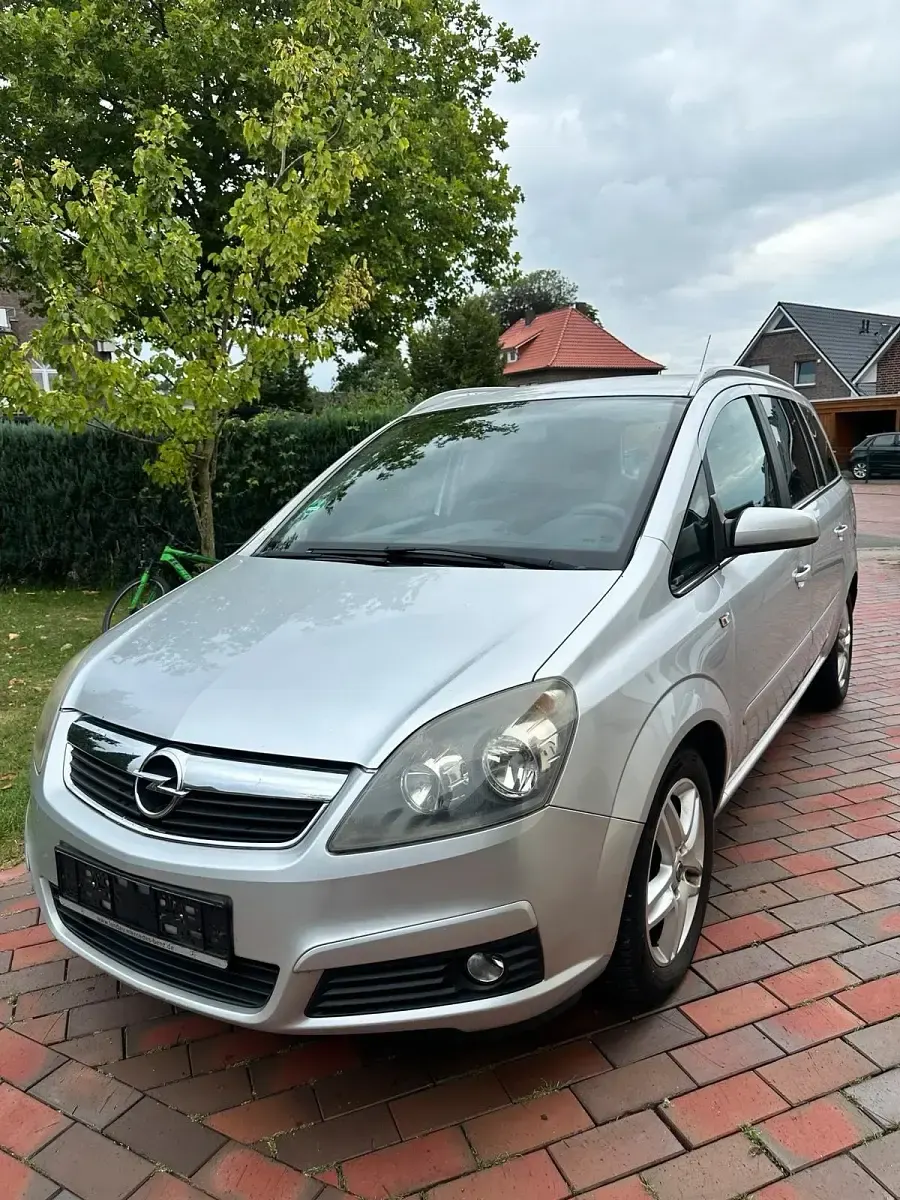 Gebraucht Opel Zafira 105 PS (77 kW) 2006 Silber Van / Kleinbus