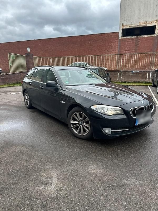 Schwarz Gebraucht 2013 BMW 218 Performance Kombi | 9.400 € - Bild 1/4