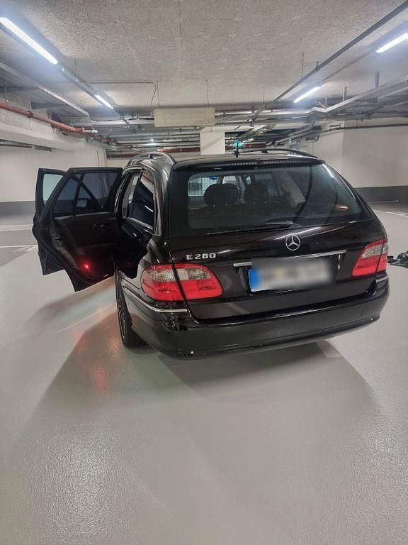 Gebraucht Mercedes E280 Avantgarde 231 PS (169 kW) 2007 Schwarz Kombi