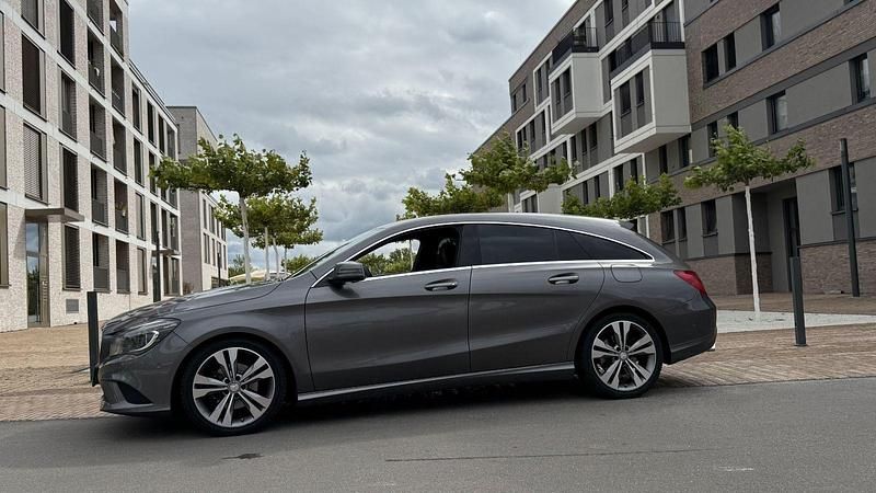Gebraucht Mercedes CLA180 122 PS (89 kW) 2016 Grau Limousine