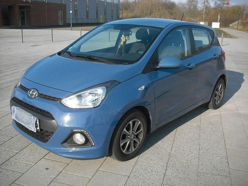 Gebraucht Hyundai i10 Edition 67 PS (49 kW) 2014 Blau Kleinwagen