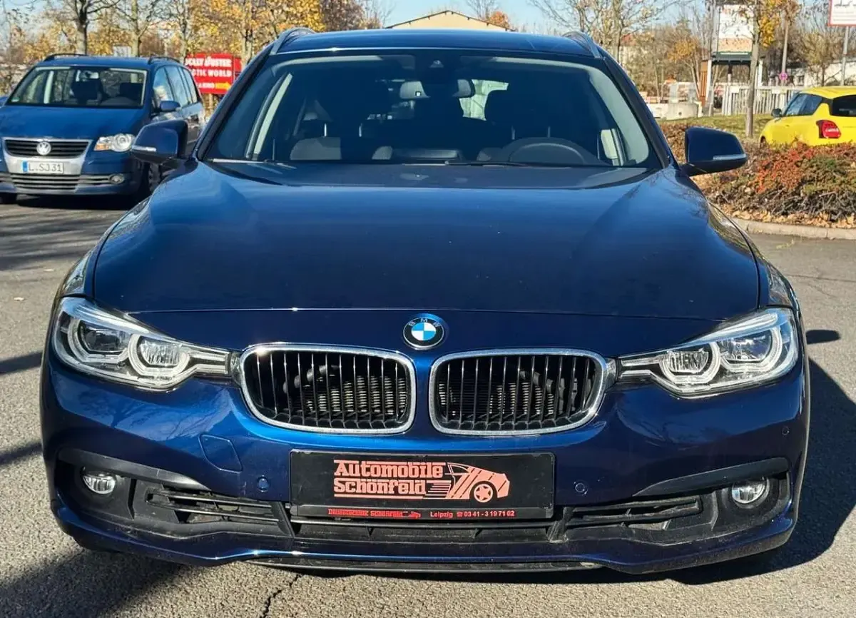 Używany BMW 320 Advantage 184 KM (135 kW) 2018 Niebieski Sedan/Limuzyna