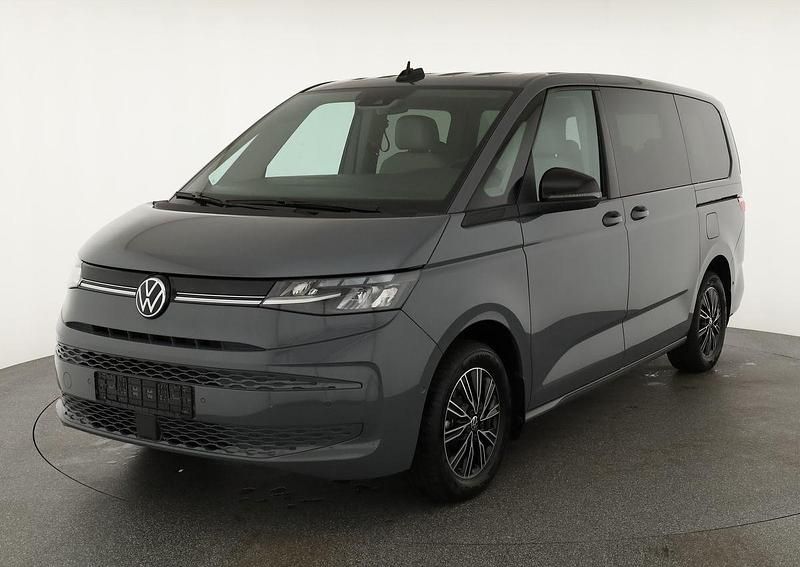 Indium grau metallic Gebraucht 2024 VW T7 Style Van | 59.495 € (Fairer Preis) - Bild 1/4