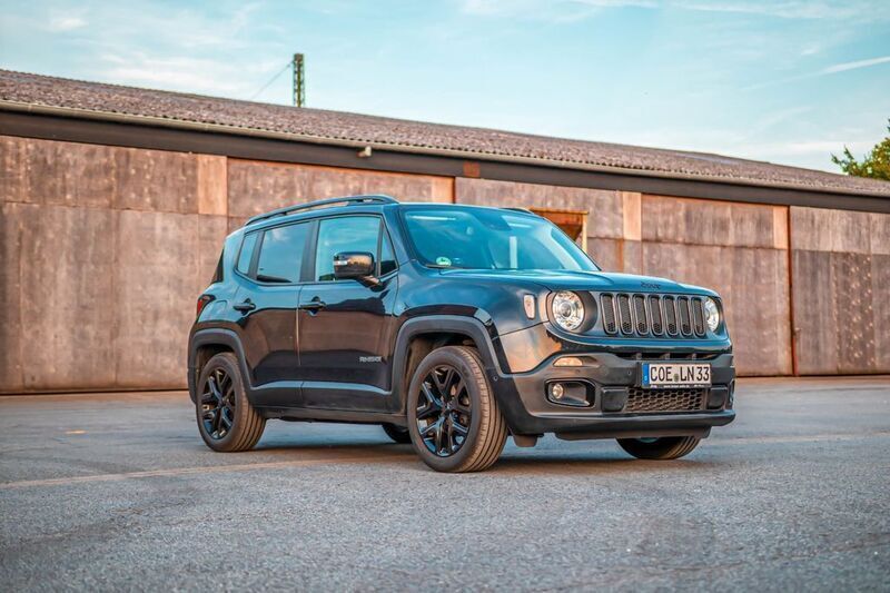 Schwarz Gebraucht 2018 Jeep Renegade SUV | 14.350 € (Etwas zu teuer) - Bild 1/4