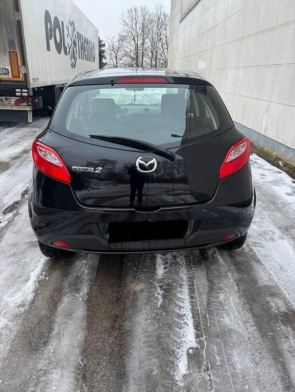 Second-hand Mazda 2 95 CP (69 kW) 2012 Negru Hatchback
