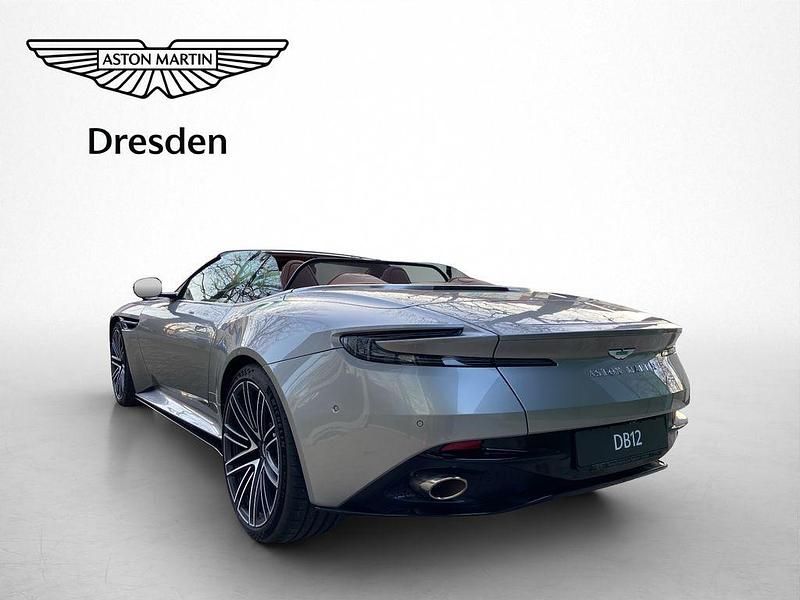 Gebraucht Aston Martin DB12 680 PS (500 kW) 2024 Silber Cabrio