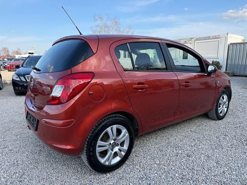 Gebraucht Opel Corsa 101 PS (74 kW) 2012 Braun Kleinwagen