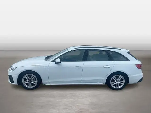 Gebraucht Audi A4 S-Line 204 PS (150 kW) 2023 Gletscherweiß metallic Kombi