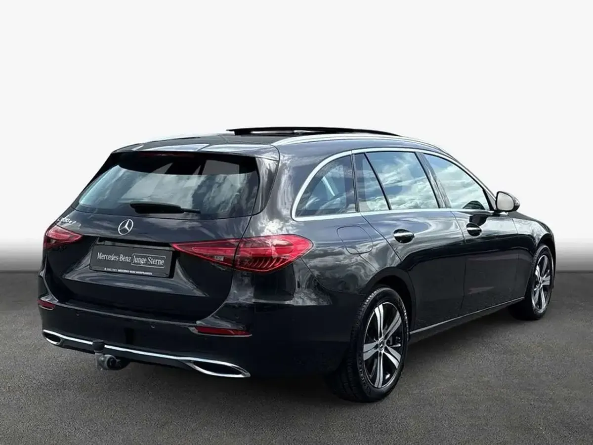 Gebraucht Mercedes C300 Avantgarde 204 PS (150 kW) 2025 Grau Kombi