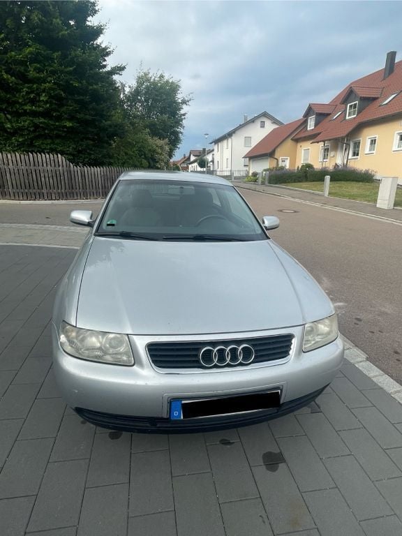 Silber Gebraucht 2003 Audi A3 Ambition Limousine | 3.500 € (Etwas zu teuer) - Bild 1/4