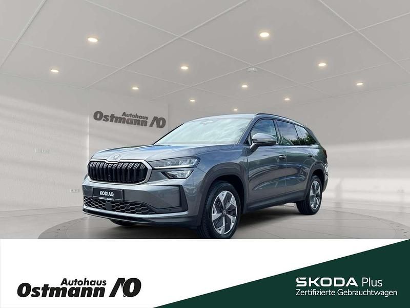 Graphitegrau metallic Neu 2025 Skoda Kodiaq Selection SUV | 48.480 € (Teuer) - Bild 1/4