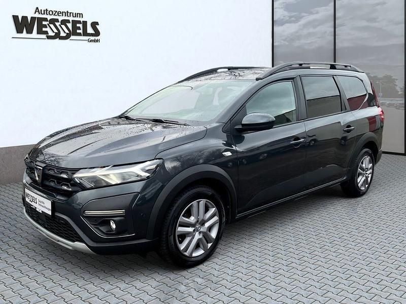 Gebraucht Dacia Jogger Comfort 101 PS (74 kW) 2022 Gold Van / Kleinbus