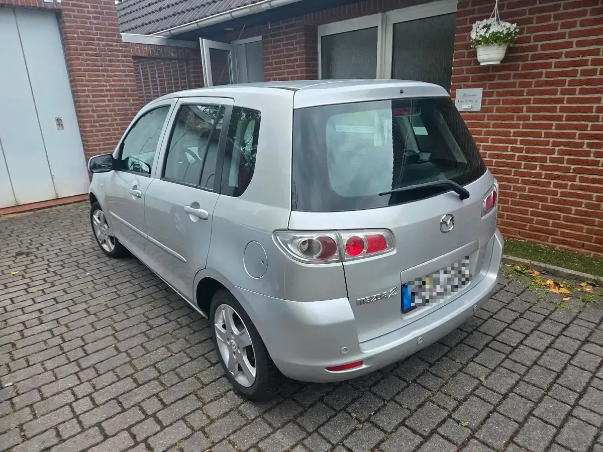 Gebraucht Mazda 2 80 PS (58 kW) 2005 Silber Kleinwagen