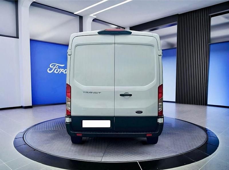 Gebraucht Ford Transit Trend 105 PS (77 kW) 2022 Weiß Van